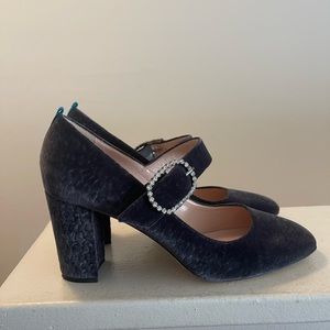 SJP Black Velvet Heels with Jeweled Clasp Sz 9.5